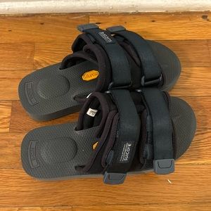 Suicoke slides in navy